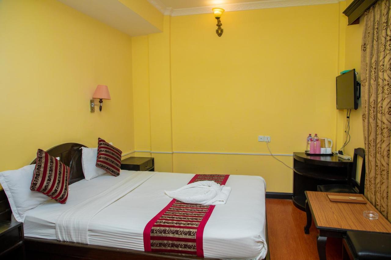 Hotel Bougainvillea Pokhara Dış mekan fotoğraf