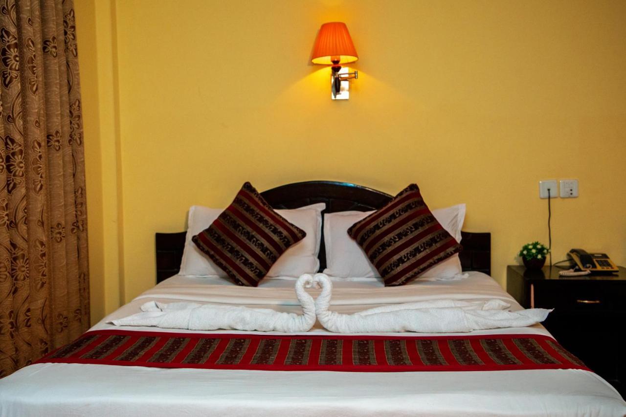 Hotel Bougainvillea Pokhara Dış mekan fotoğraf