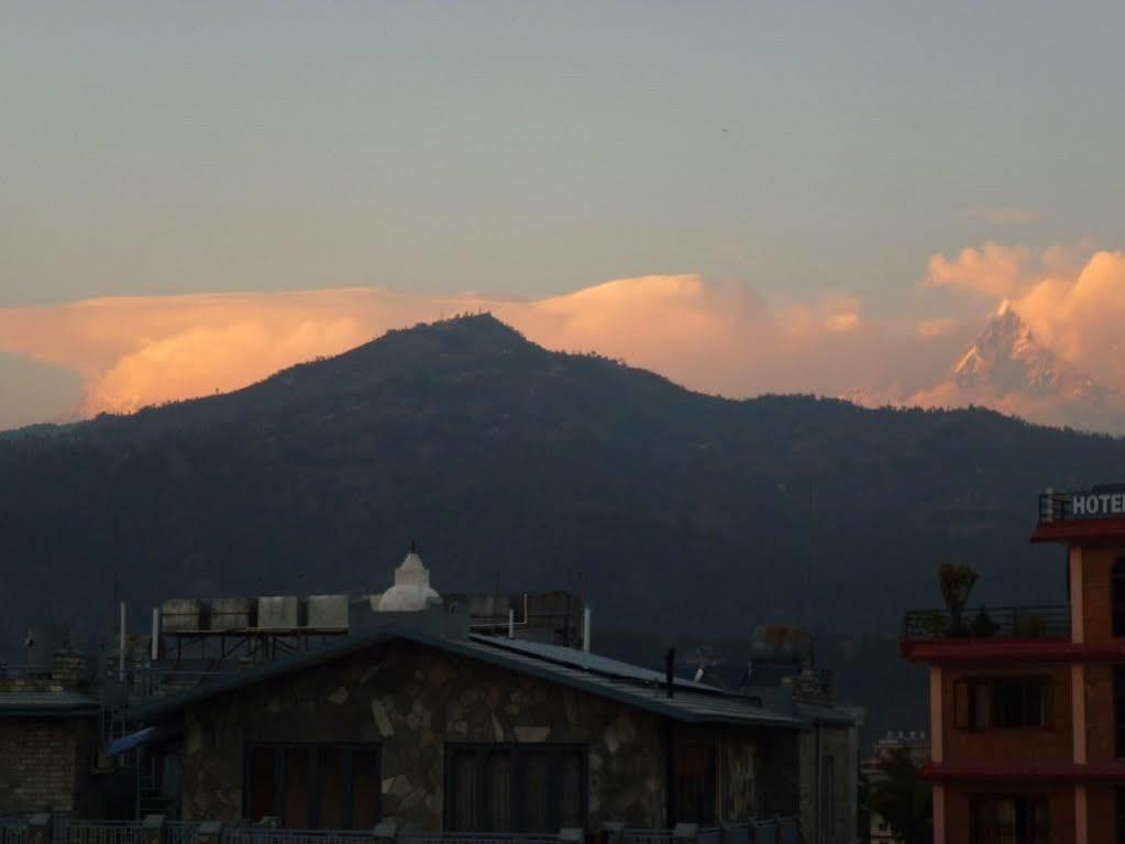 Hotel Bougainvillea Pokhara Dış mekan fotoğraf