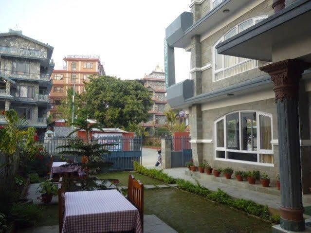 Hotel Bougainvillea Pokhara Dış mekan fotoğraf